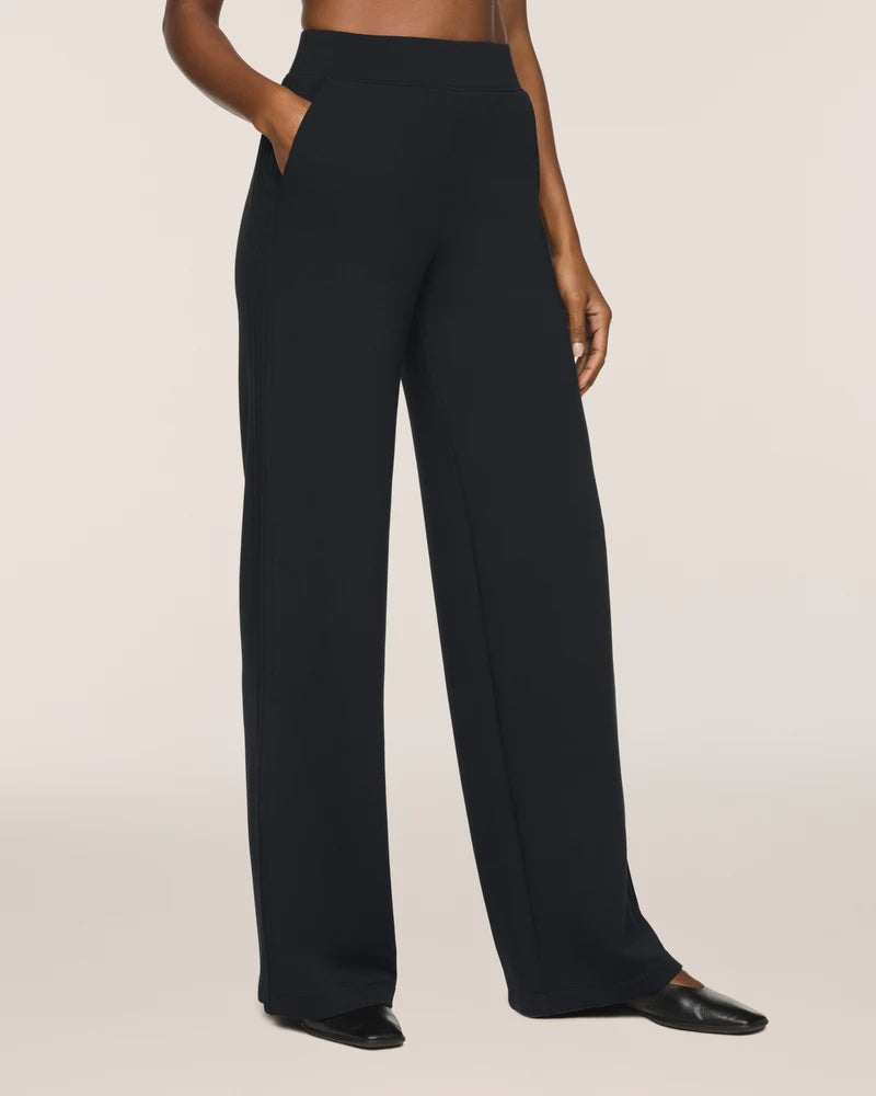 SPANX AirEssentials® Pintuck Wide Leg Pant in Black