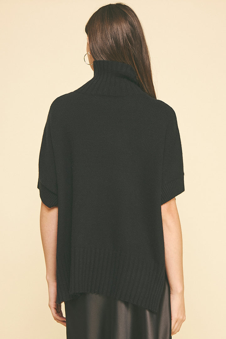 Turtle Neck Short Sleeve Sweater in Black