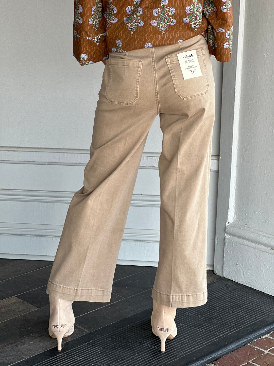 Charlie B Cropped Wide Leg Twill Pants in Sesame