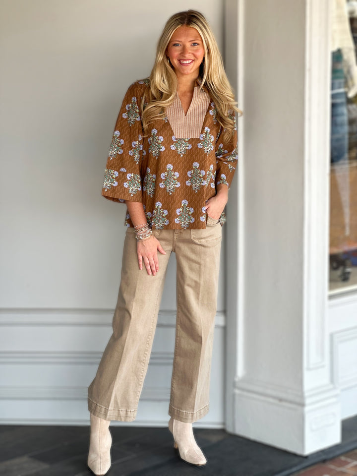 Charlie B Cropped Wide Leg Twill Pants in Sesame