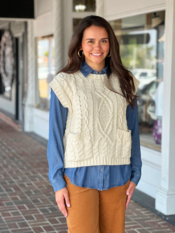 Chunky Cable Knit Sweater Vest in Cream