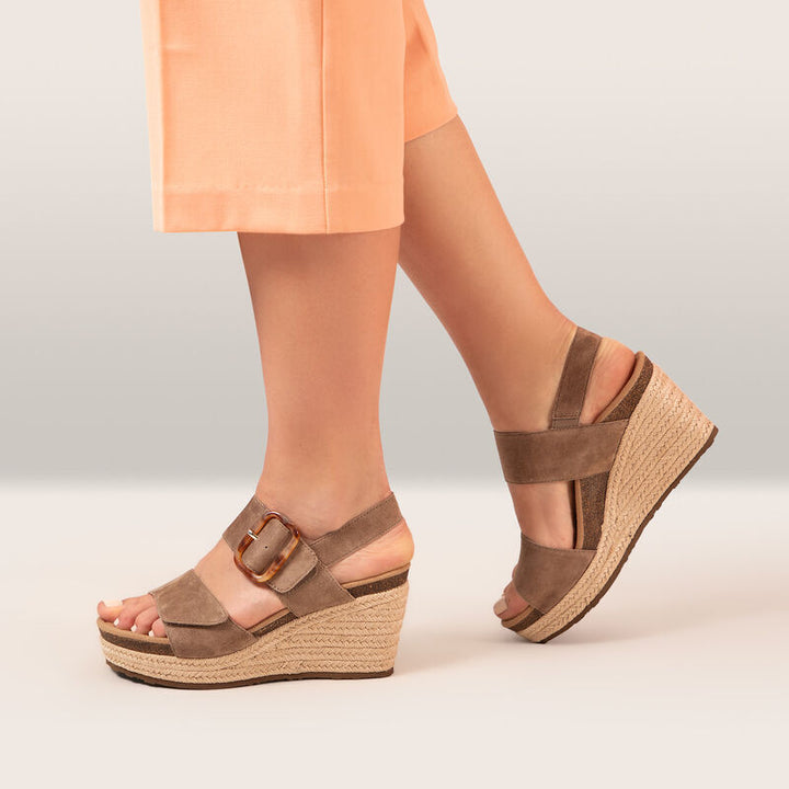 aetrex Ashley Arch Support Wedge in Taupe