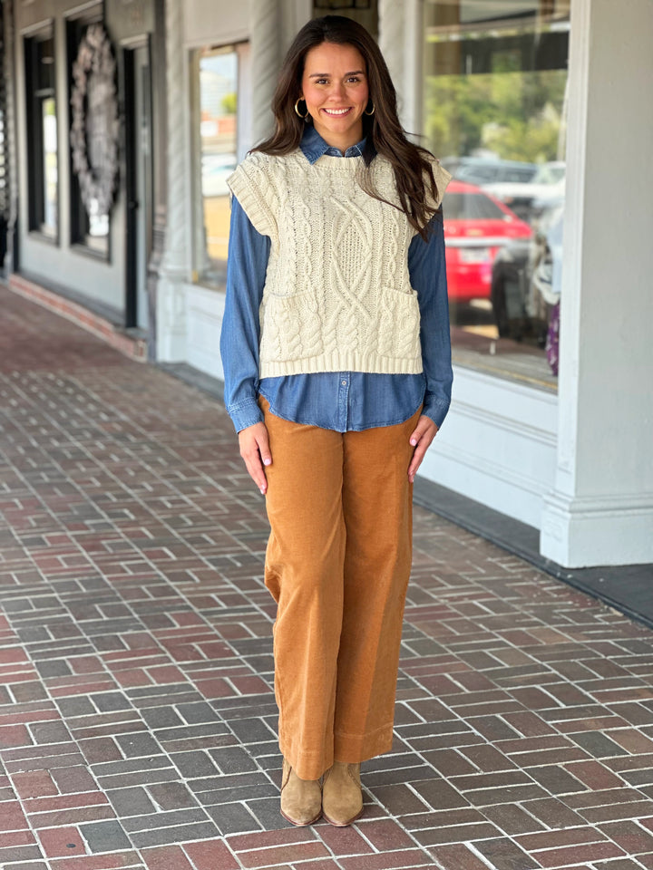 Chunky Cable Knit Sweater Vest in Cream