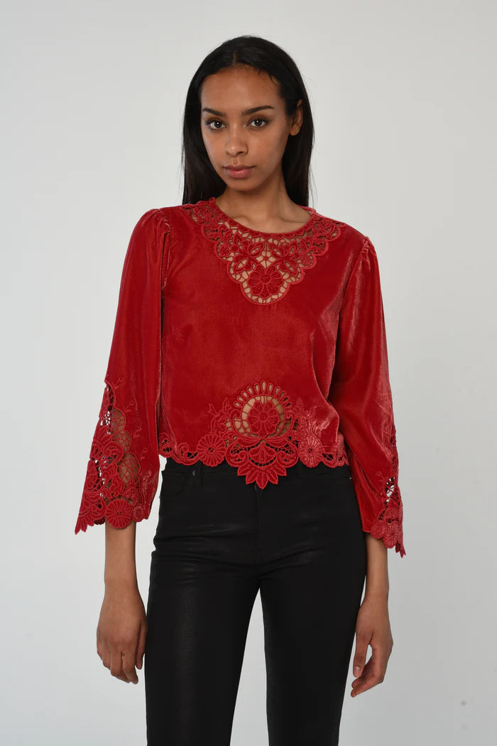 Love The Label Alina Top in American Beauty