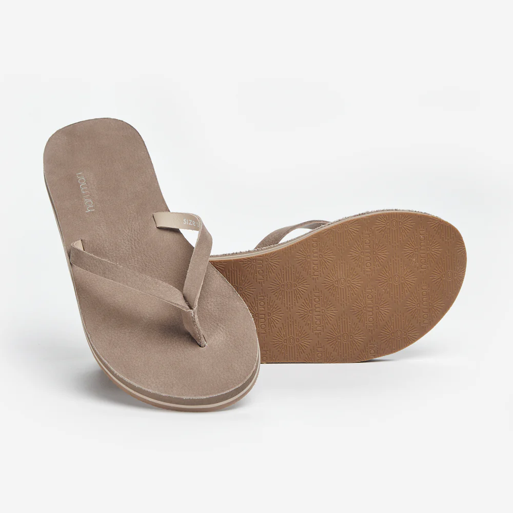 hari mari Meadows Flip Flops in Meadows Dove