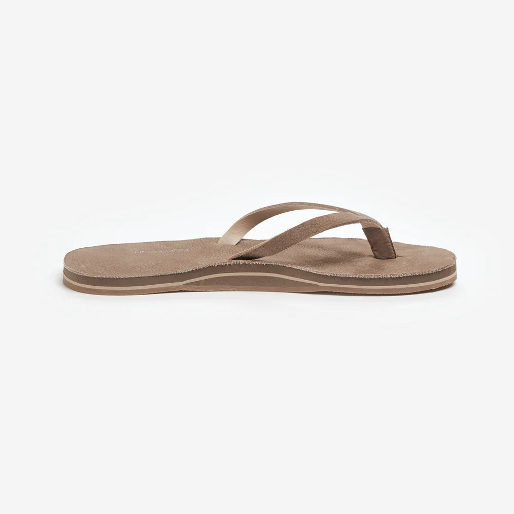 hari mari Meadows Flip Flops in Meadows Dove