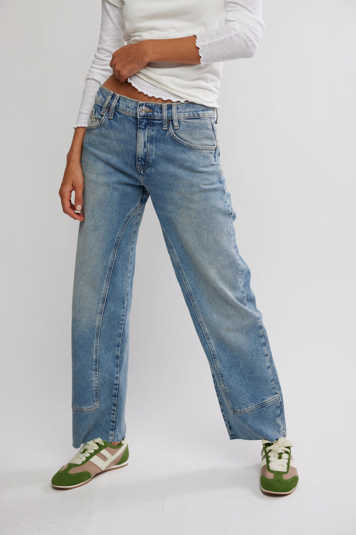 Free People Risk Taker Mid-Rise Jean in Mantra