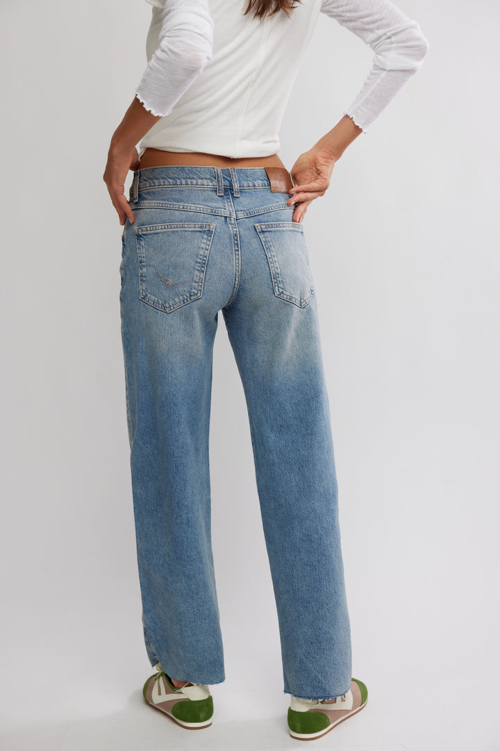 Free People Risk Taker Mid-Rise Jean in Mantra