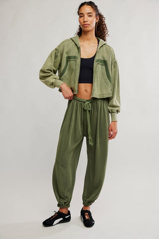 Free People Movement Momentum Pant in Ivy