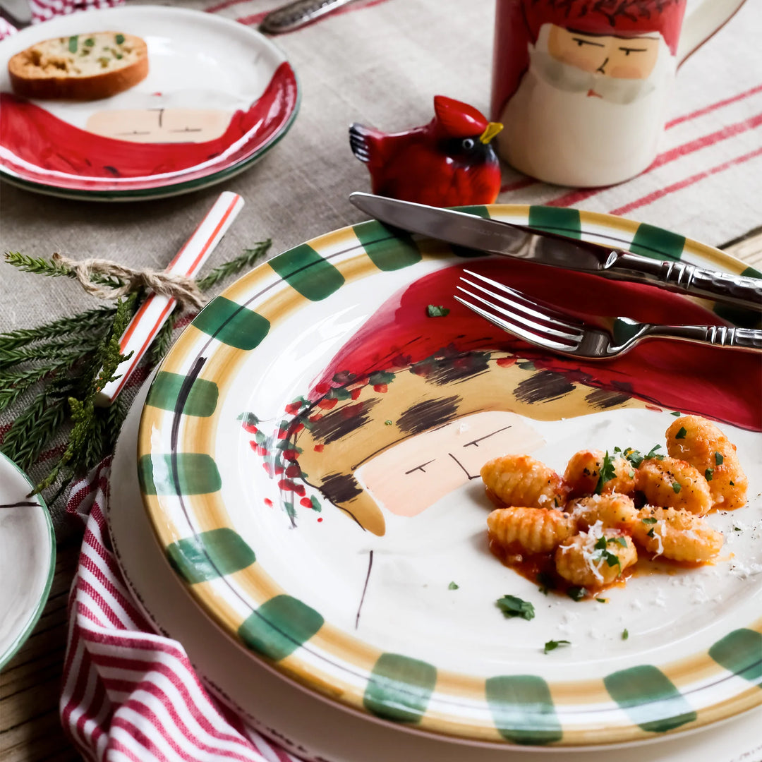 VIETRI OLD ST. NICK ROUND SALAD PLATE - ANIMAL HAT