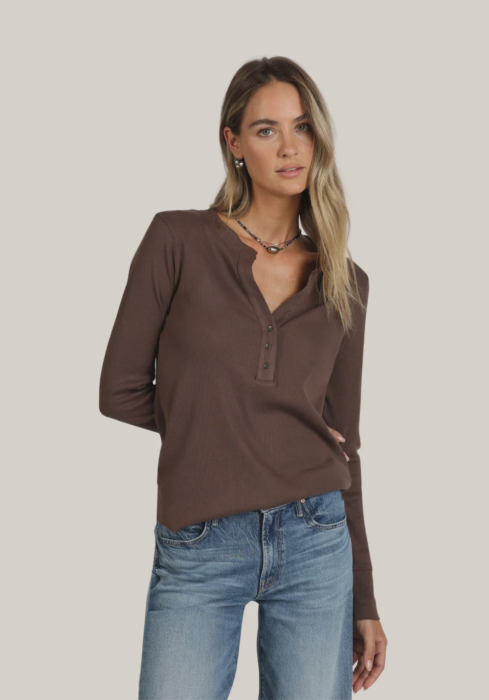 Dylan Reese Rib Tee in Soft Brown