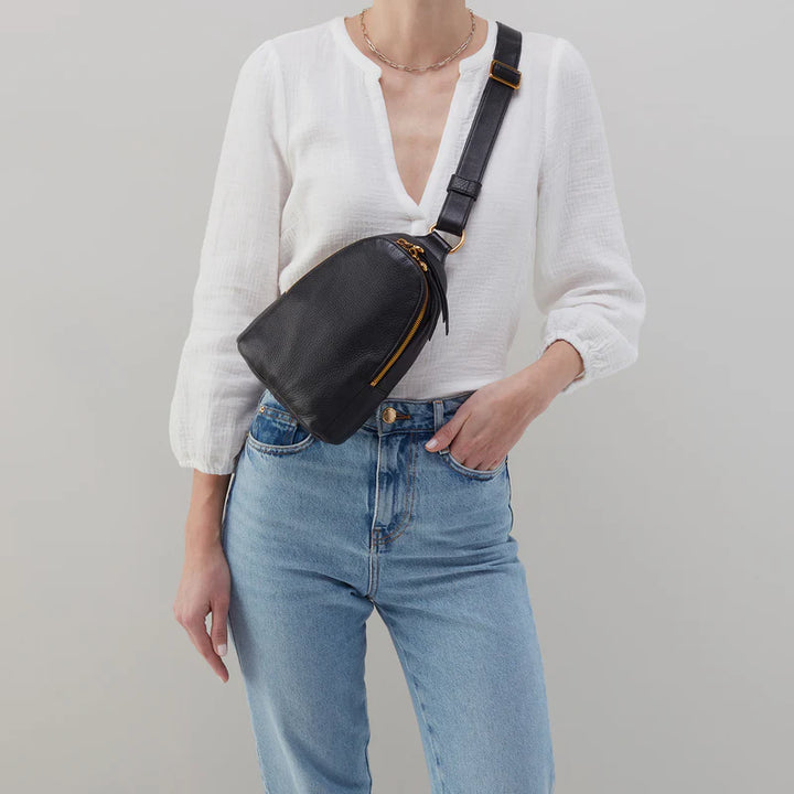 Hobo Fern Sling in Black