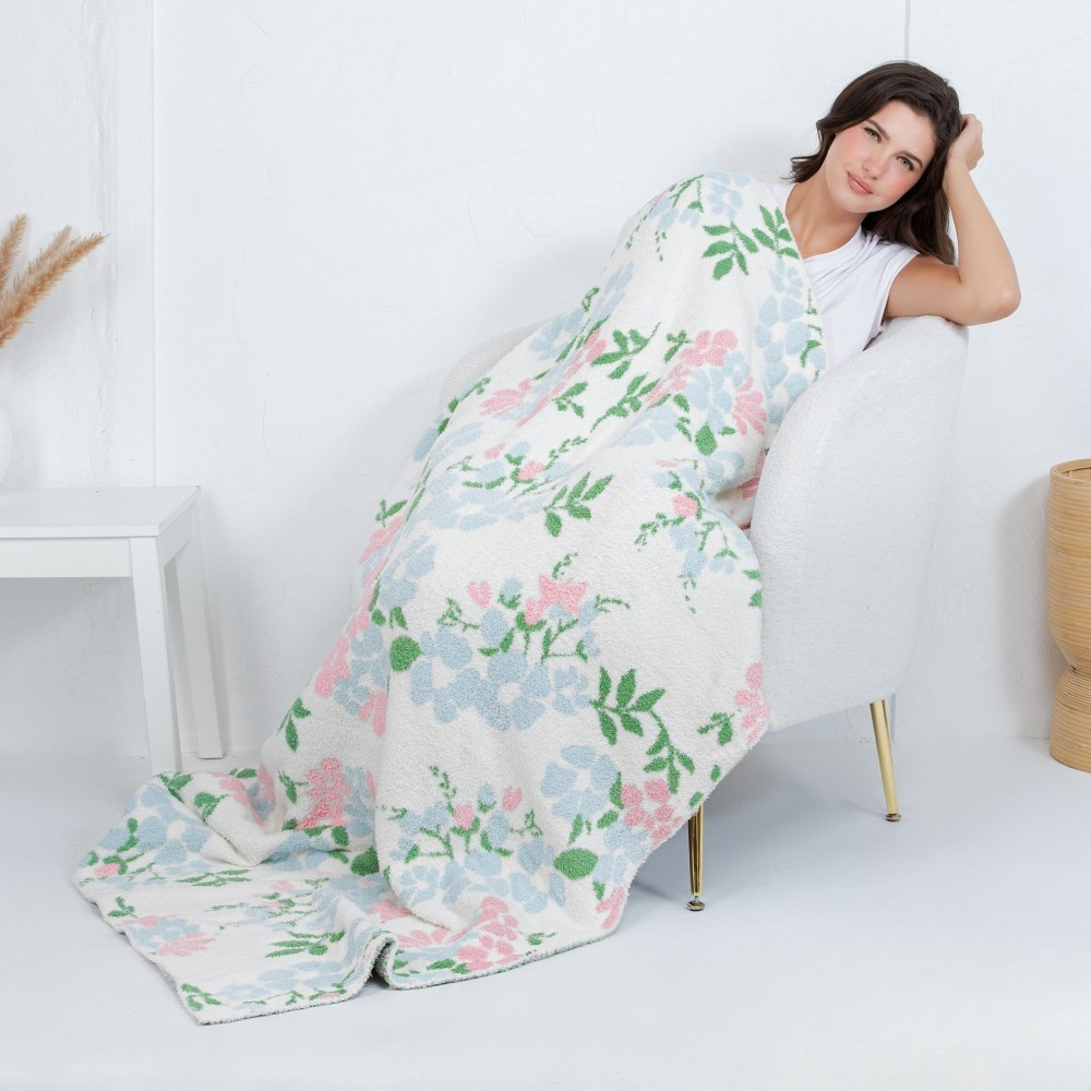 Petite Clustered Floral Blanket
