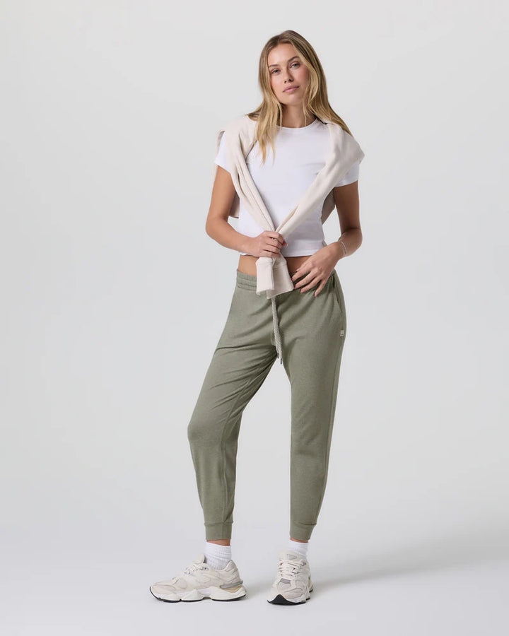 vuori Women's Performance Jogger in Laurel Heather
