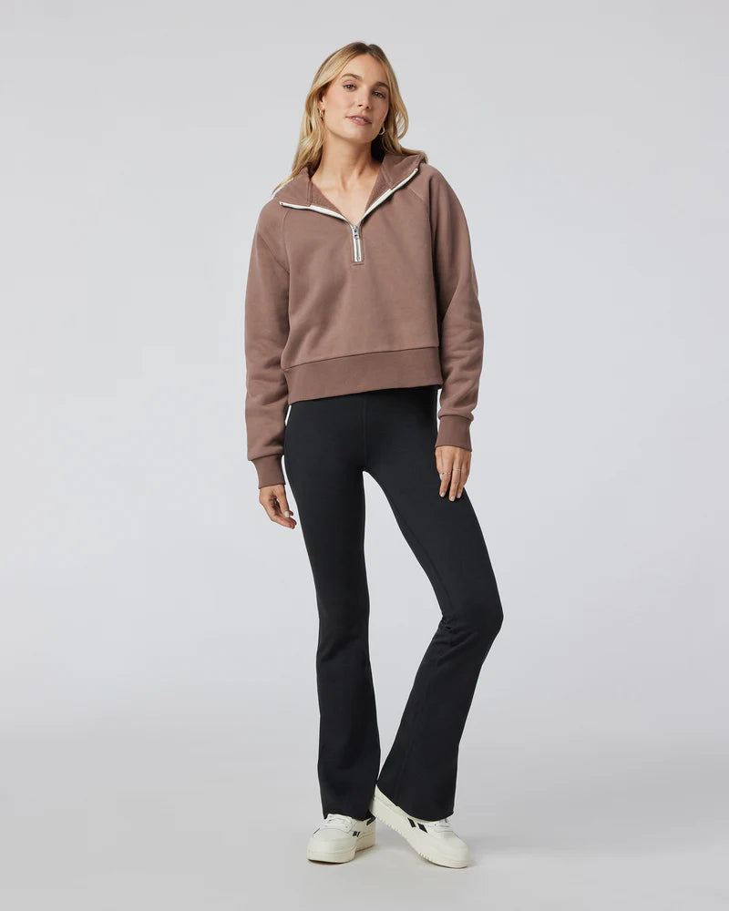 vuori Women's Halo Slim Flare in Black Heather