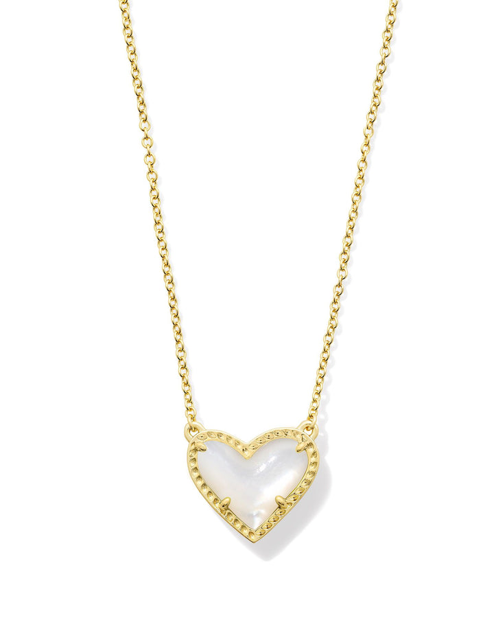 Kendra Scott Ari Heart Pendant Necklace in Ivory Mother of Pearl