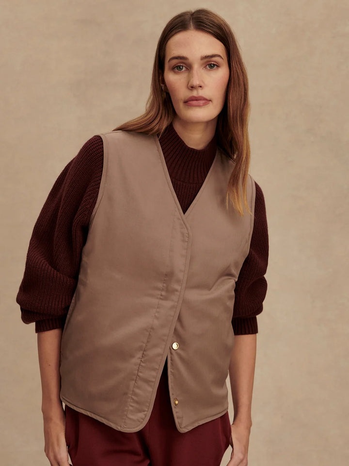 Varley Lori Reversible Gilet in Ash Taupe/ Birch