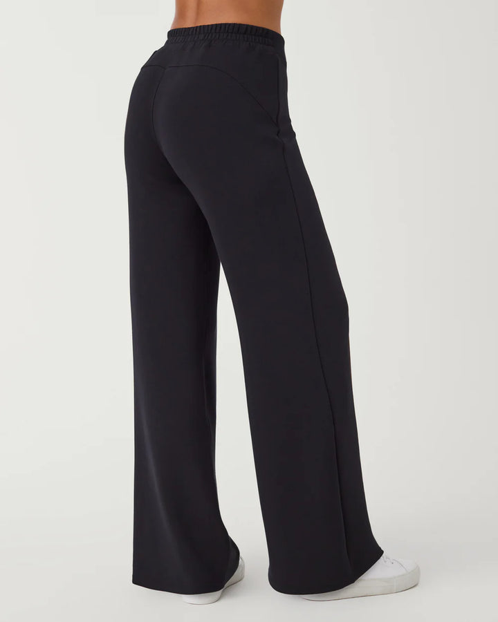 SPANX® AirEssentials Wide Leg Pant in Very Black