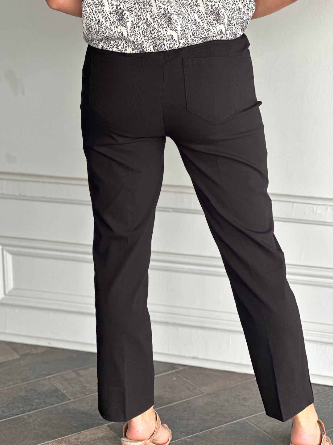 Renuar Pull On Pocket Pant in Black